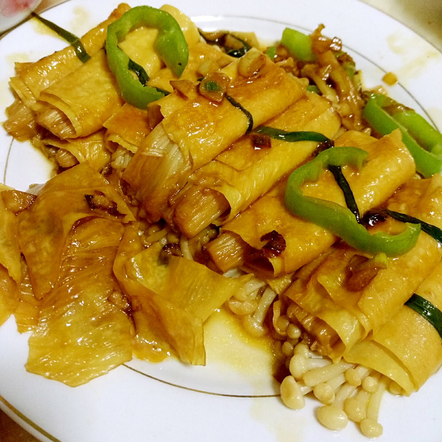 豆皮卷金针菇