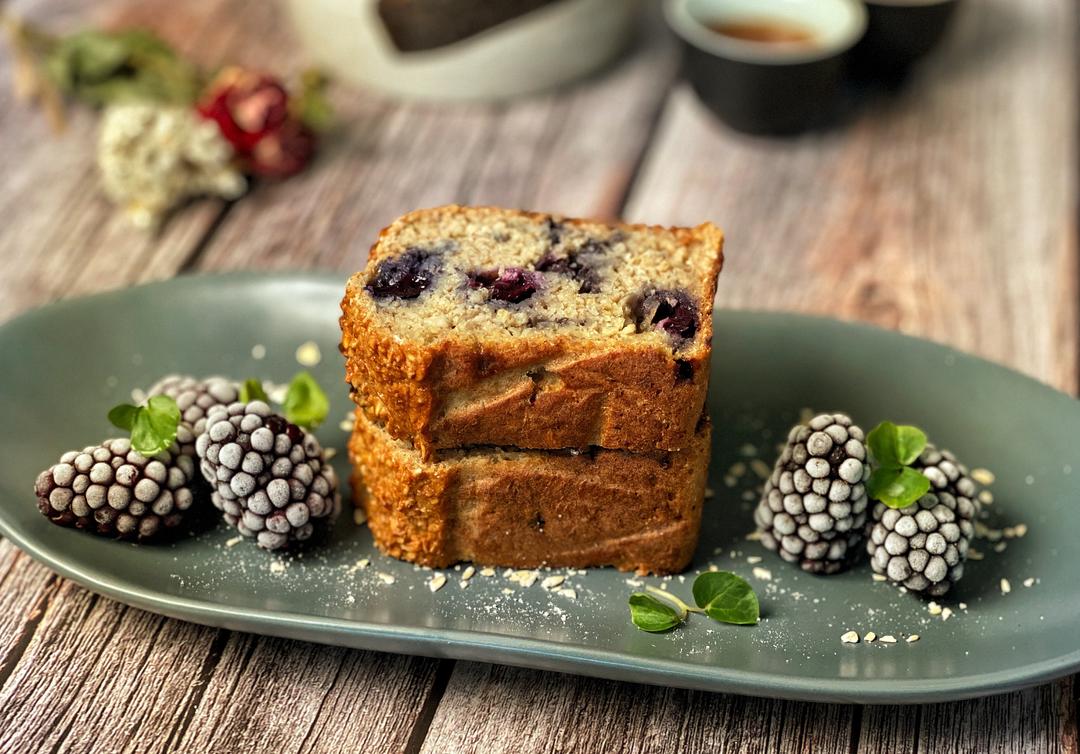 蓝莓香蕉燕麦蛋糕：无油无糖版的做法