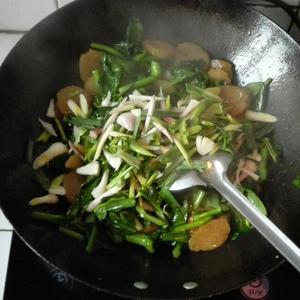 菜心炒碱水粽的做法 步骤6