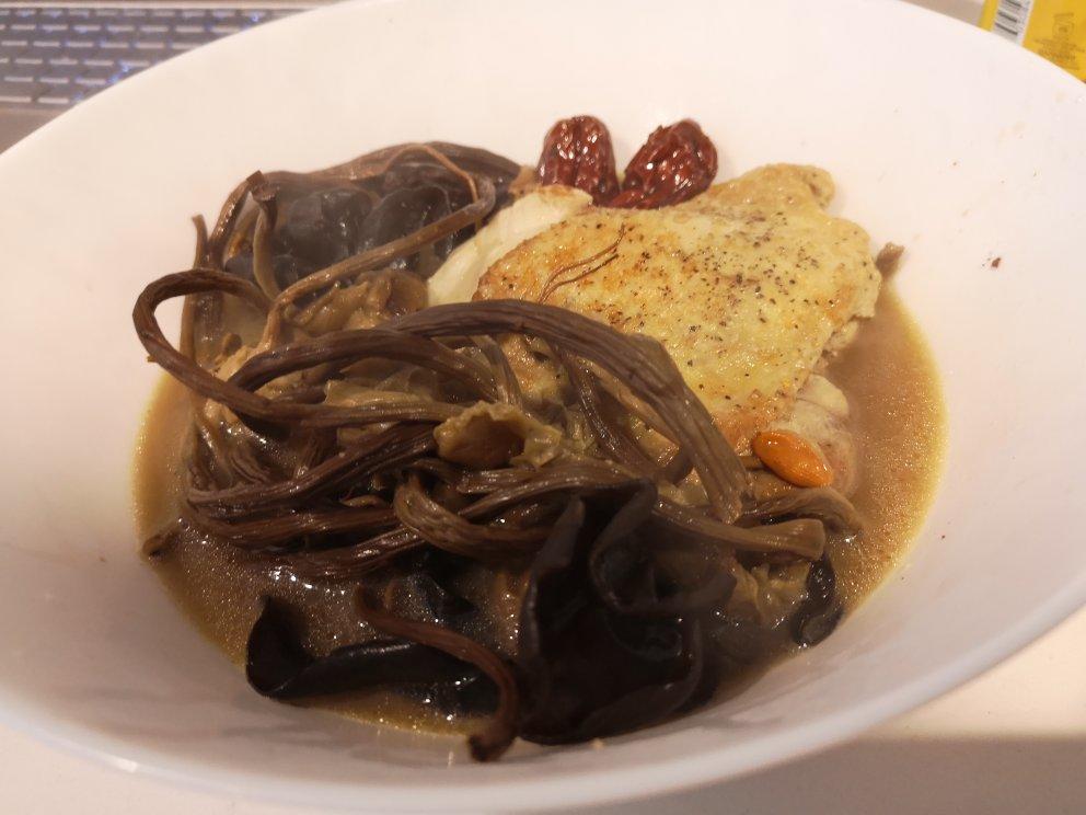 茶树菇鸡汤「广东人爱喝汤」