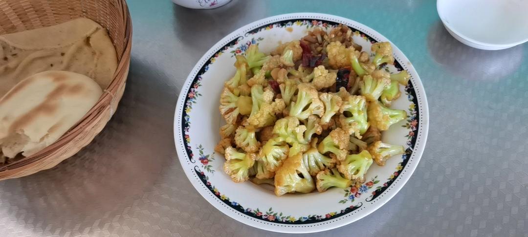 老丁的私房菜-干锅花菜