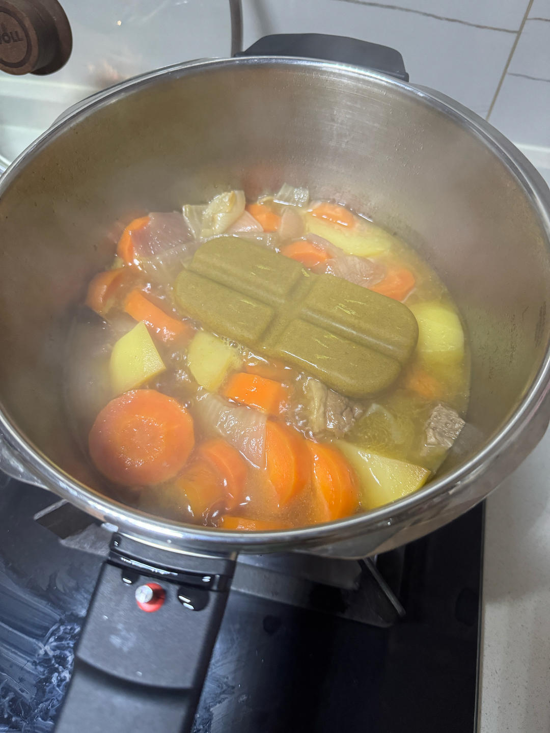 菲仕乐高压锅—咖喱土豆炖牛腩