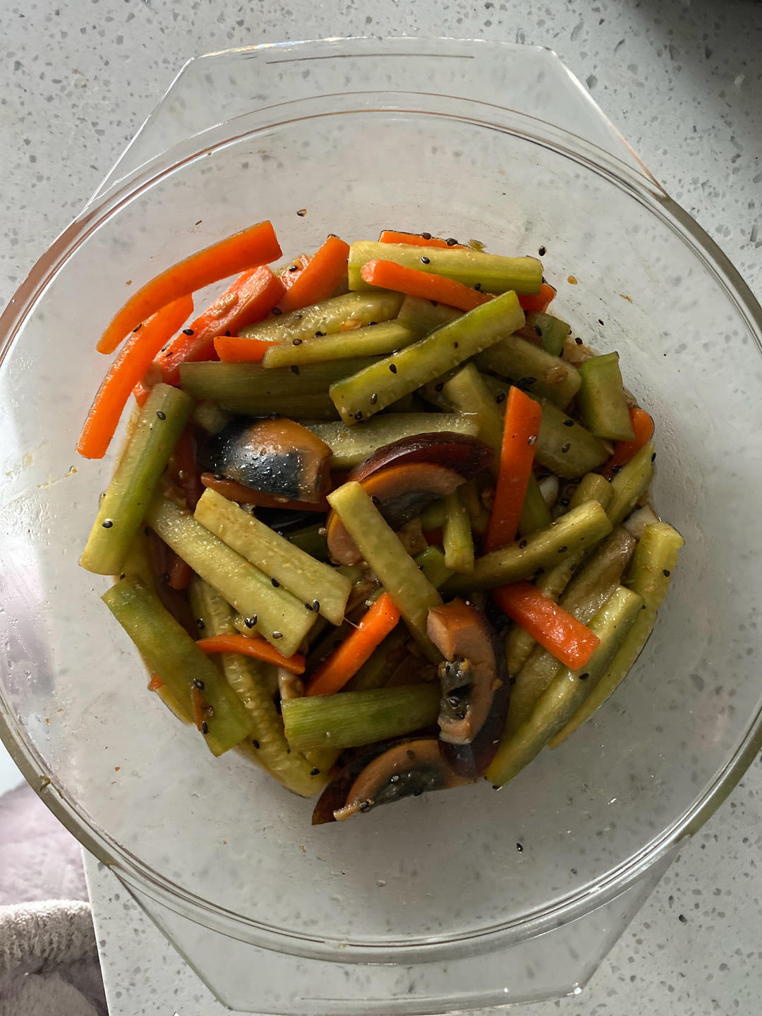 夏日开胃小凉菜“皮蛋拌黄瓜🥒”开胃减脂