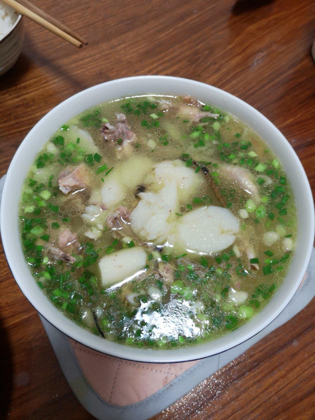 山药炖鸡汤