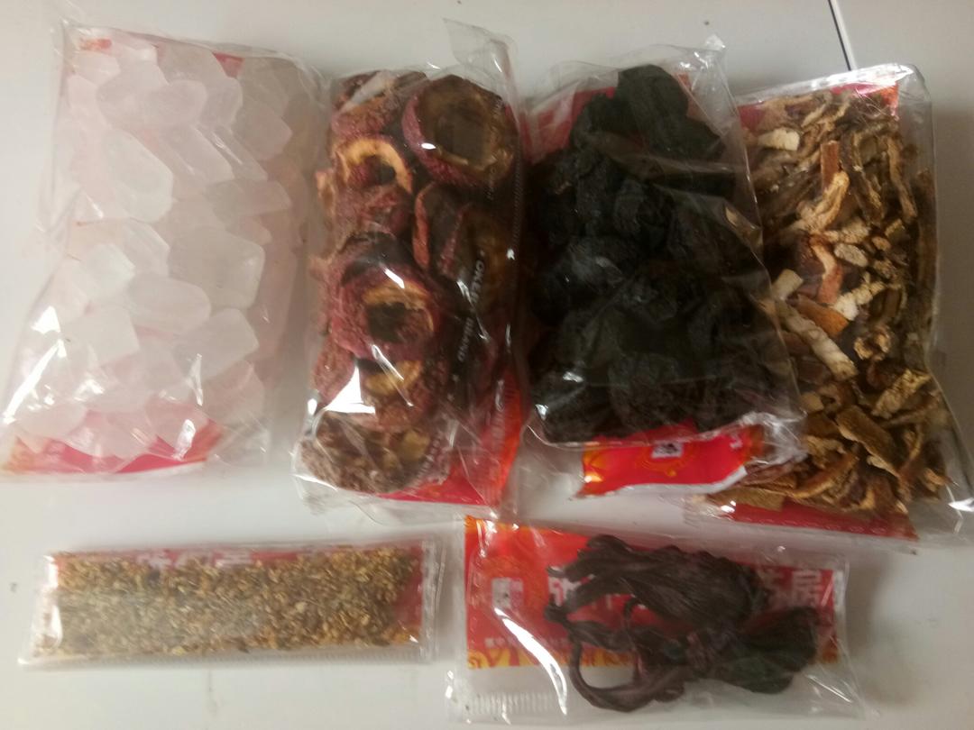 古法熬制酸梅汤（此方几乎无中药味孩子非常喜欢喝）