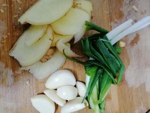 宝宝爱吃的玉米土豆排骨汤（电饭锅版，不需要煎炒排骨）的做法 步骤3