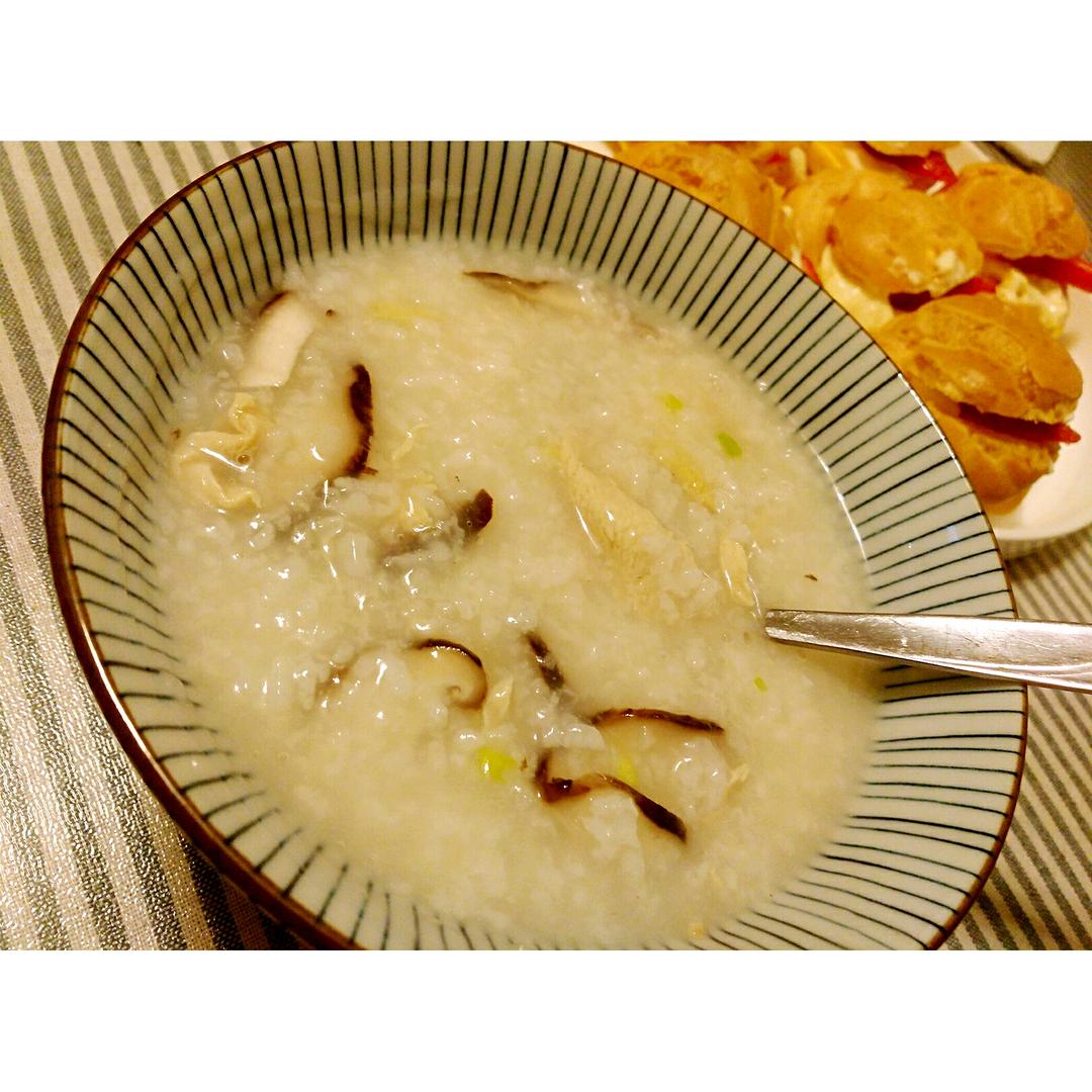 香菇滑鸡粥