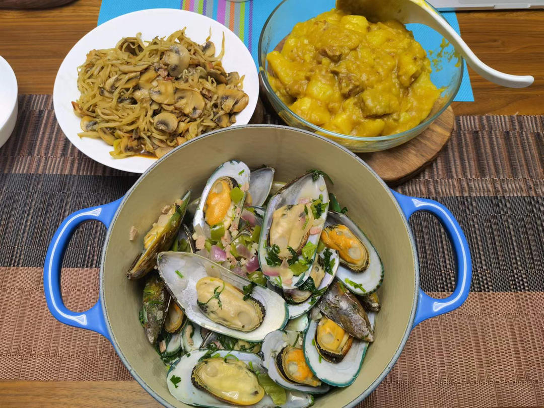 新西兰青口贝mussel（最原始最鲜美的做法）超级简单/人人都可以成为别人羡慕的大厨，超详细步骤图，铸铁锅
