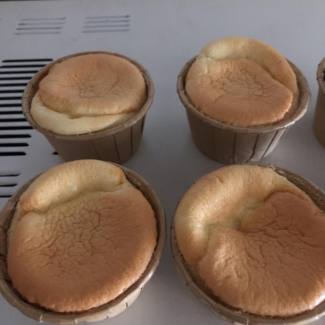纸杯蛋糕 8寸戚风蛋糕的量