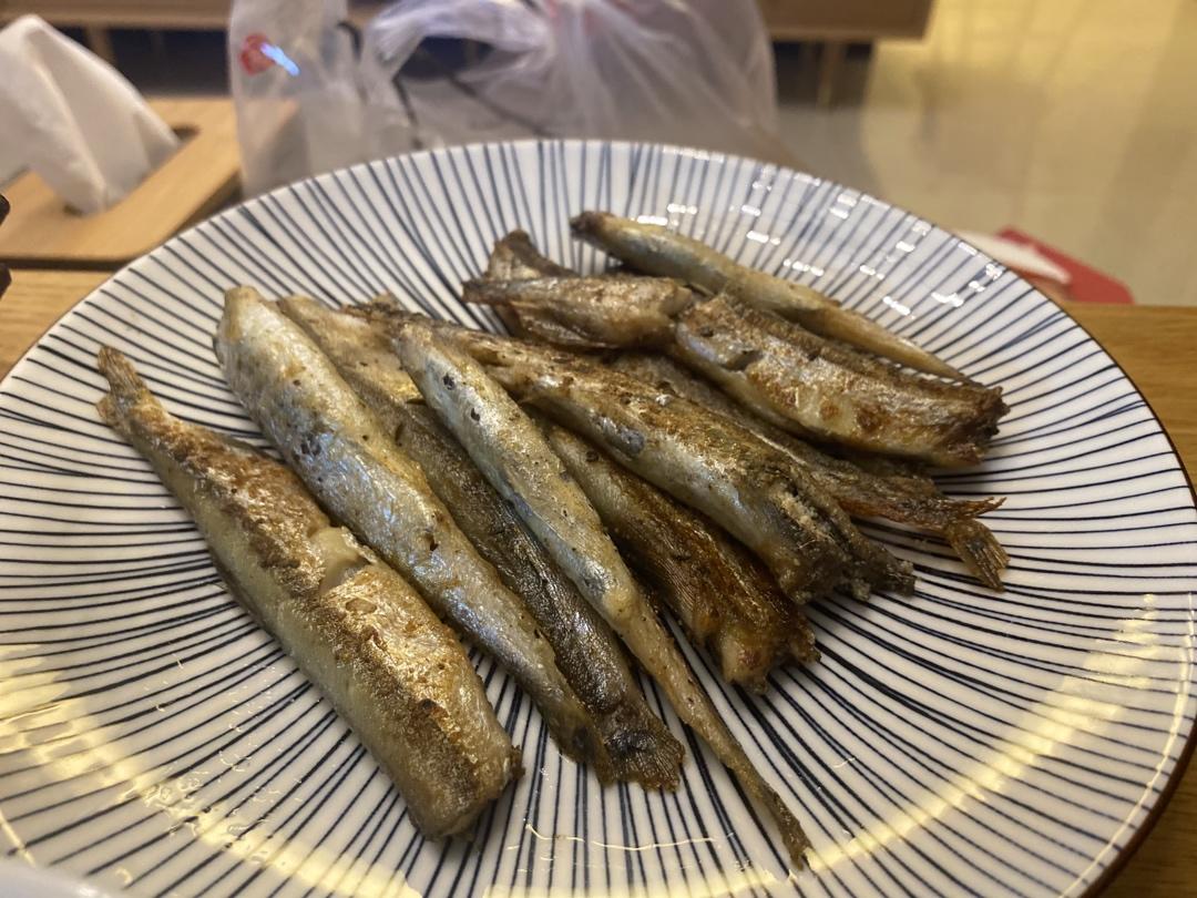 香煎多春鱼