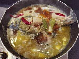 红烧鳊鱼蒜泥青菜的做法 步骤6