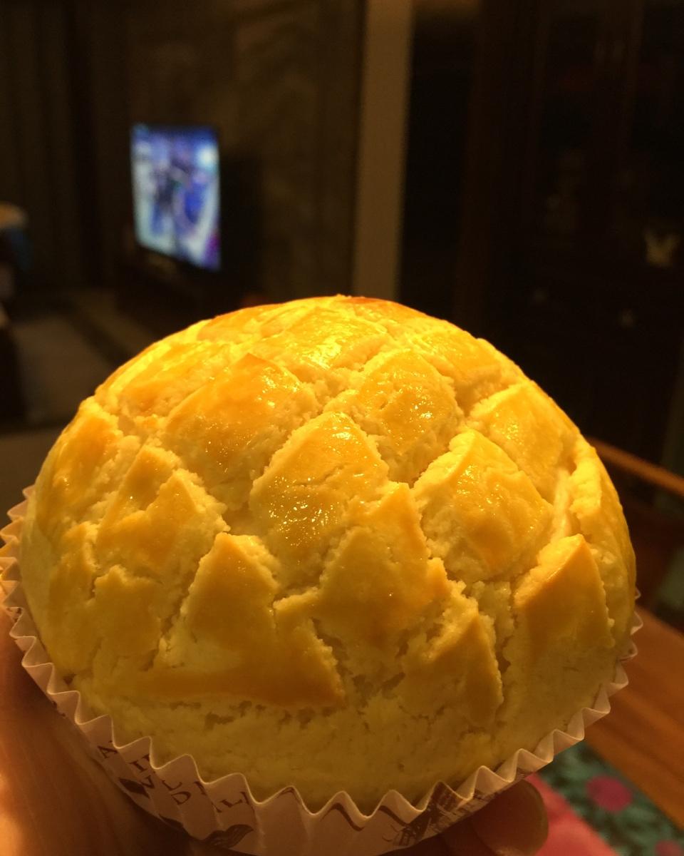 好吃到炸裂的港式菠萝包（附带制作酥皮的小视频）