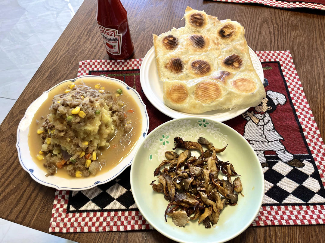 堂妈小厨——金牌韭菜肉丁水煎包