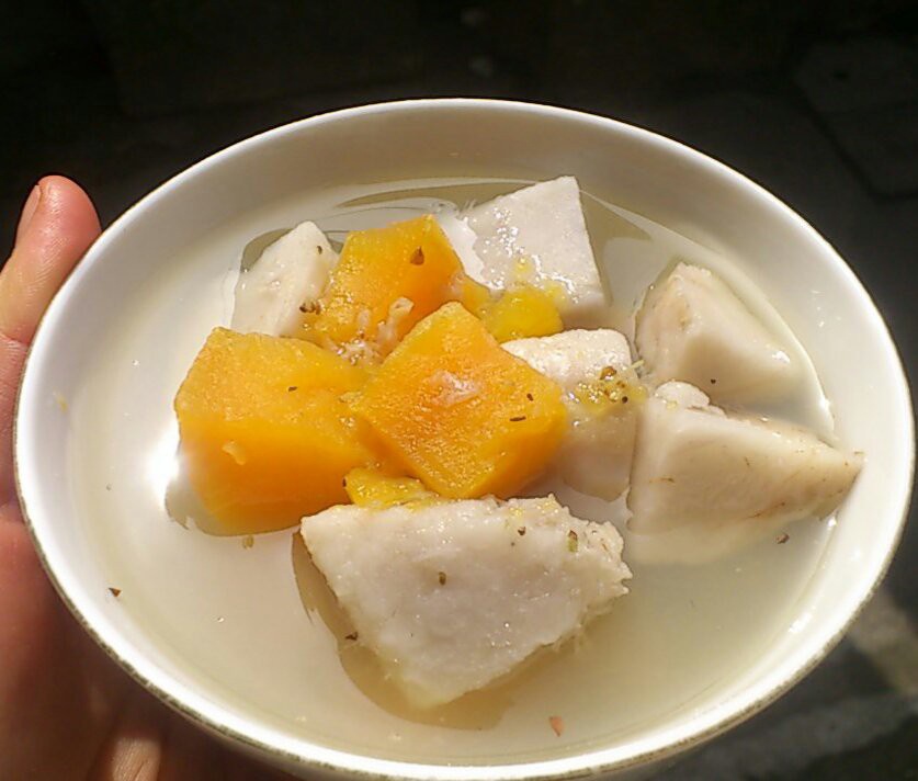 沈纯洁做的芋头番薯糖水