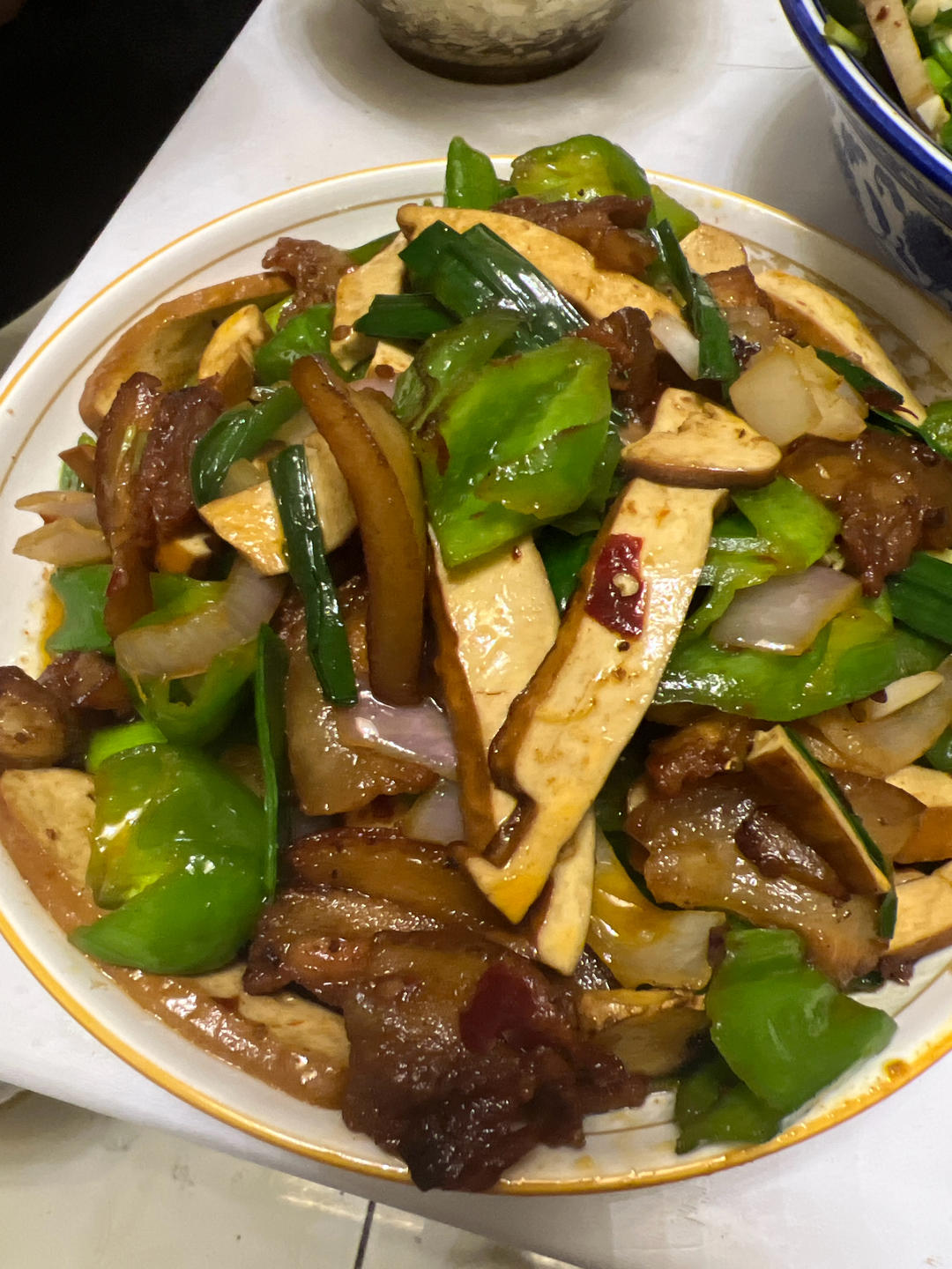 五花肉炒豆干