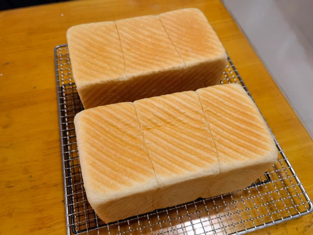 软到拿不起来的生吐司