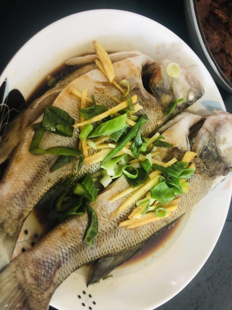 清蒸鲈鱼