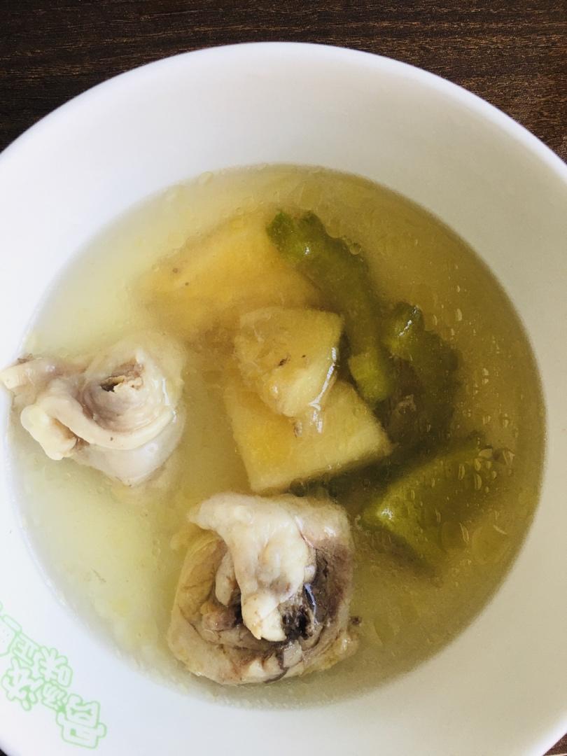 台湾菠萝苦瓜鸡汤