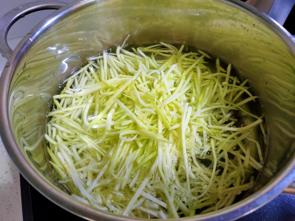 在家也可以做的石锅拌饭的做法 步骤3