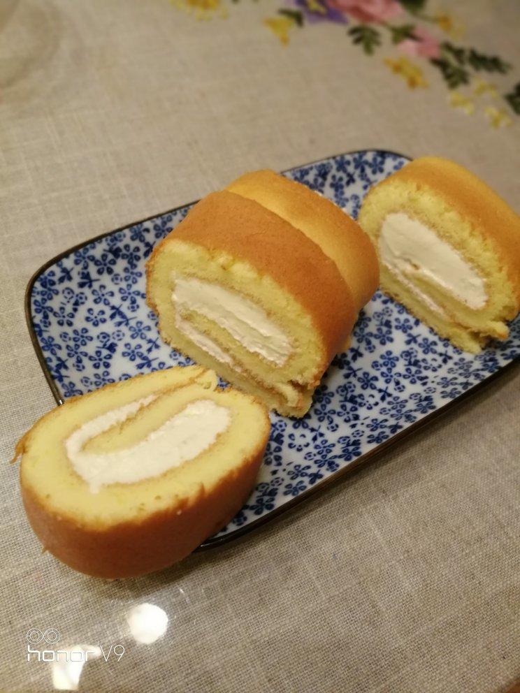 《Tinrry下午茶》教你做基础原味蛋糕卷