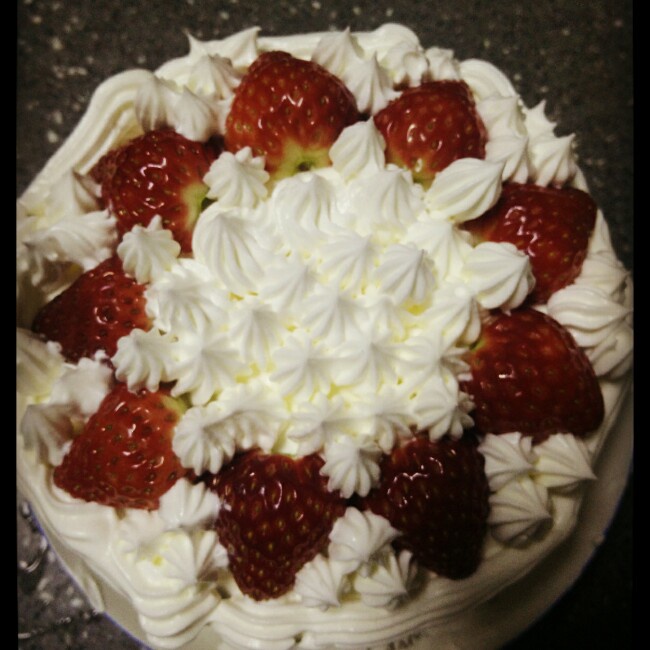 华丽丽草莓生日蛋糕