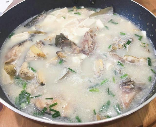 鮰鱼豆腐海鲜汤