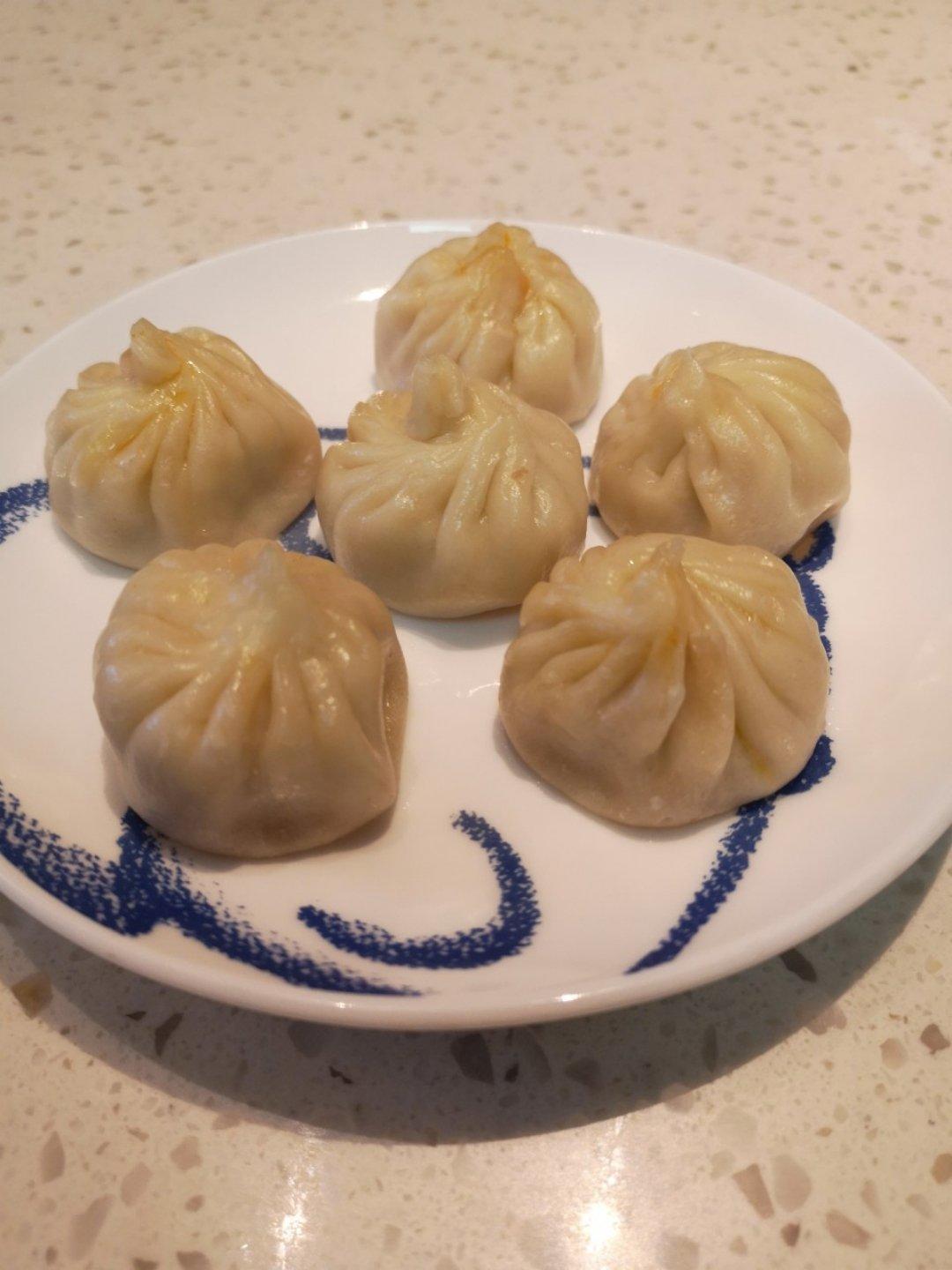 鸡汁冻(蟹粉)灌汤包