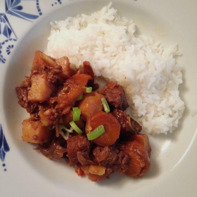 胡萝卜土豆烧牛腩