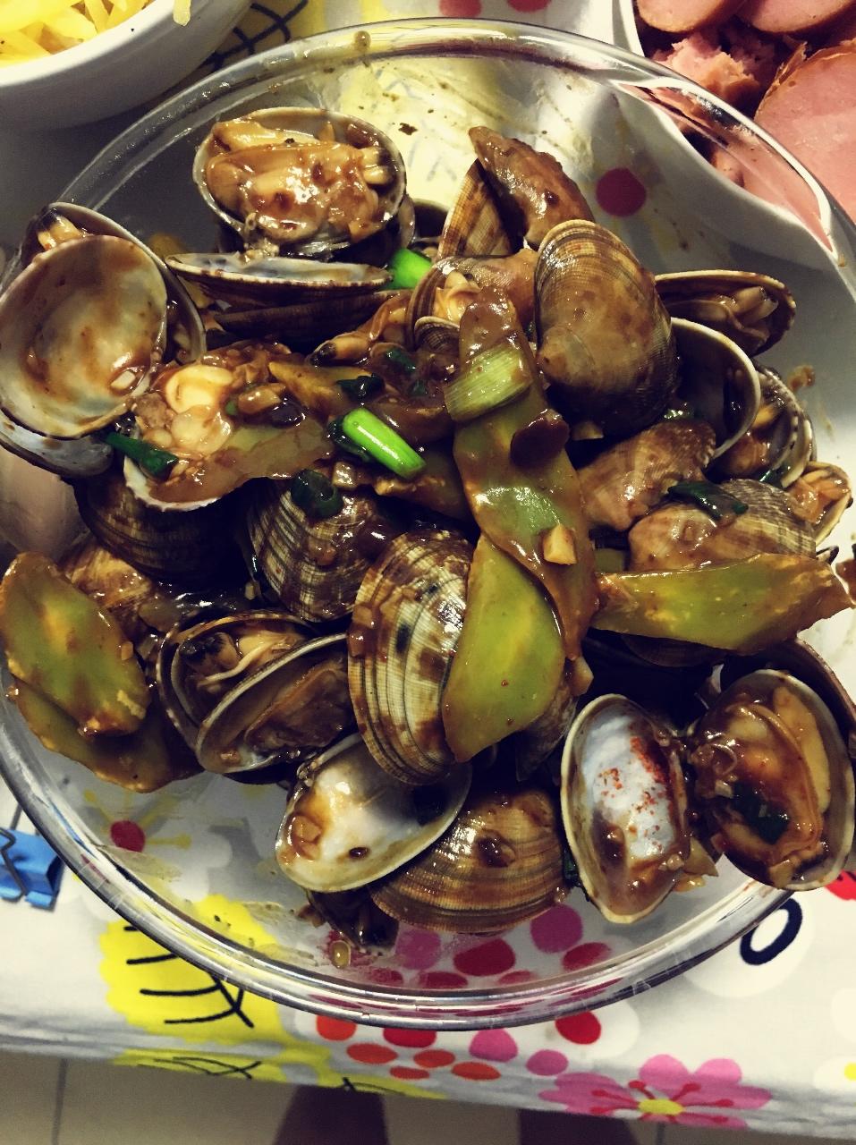 蒜香炒花甲