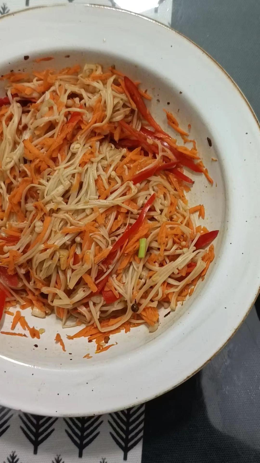 金针菇炝拌三丝