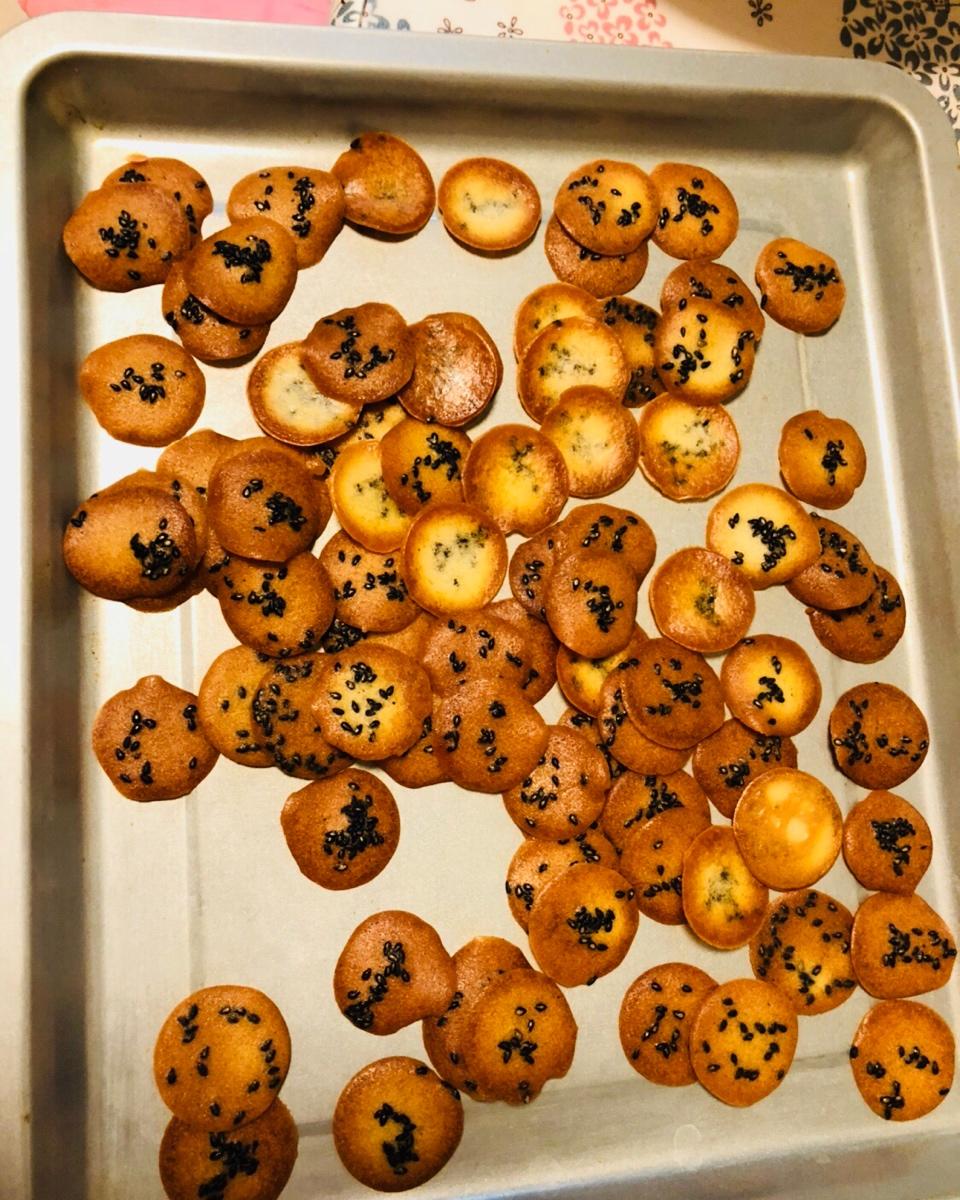 芝麻薄脆蛋白饼干