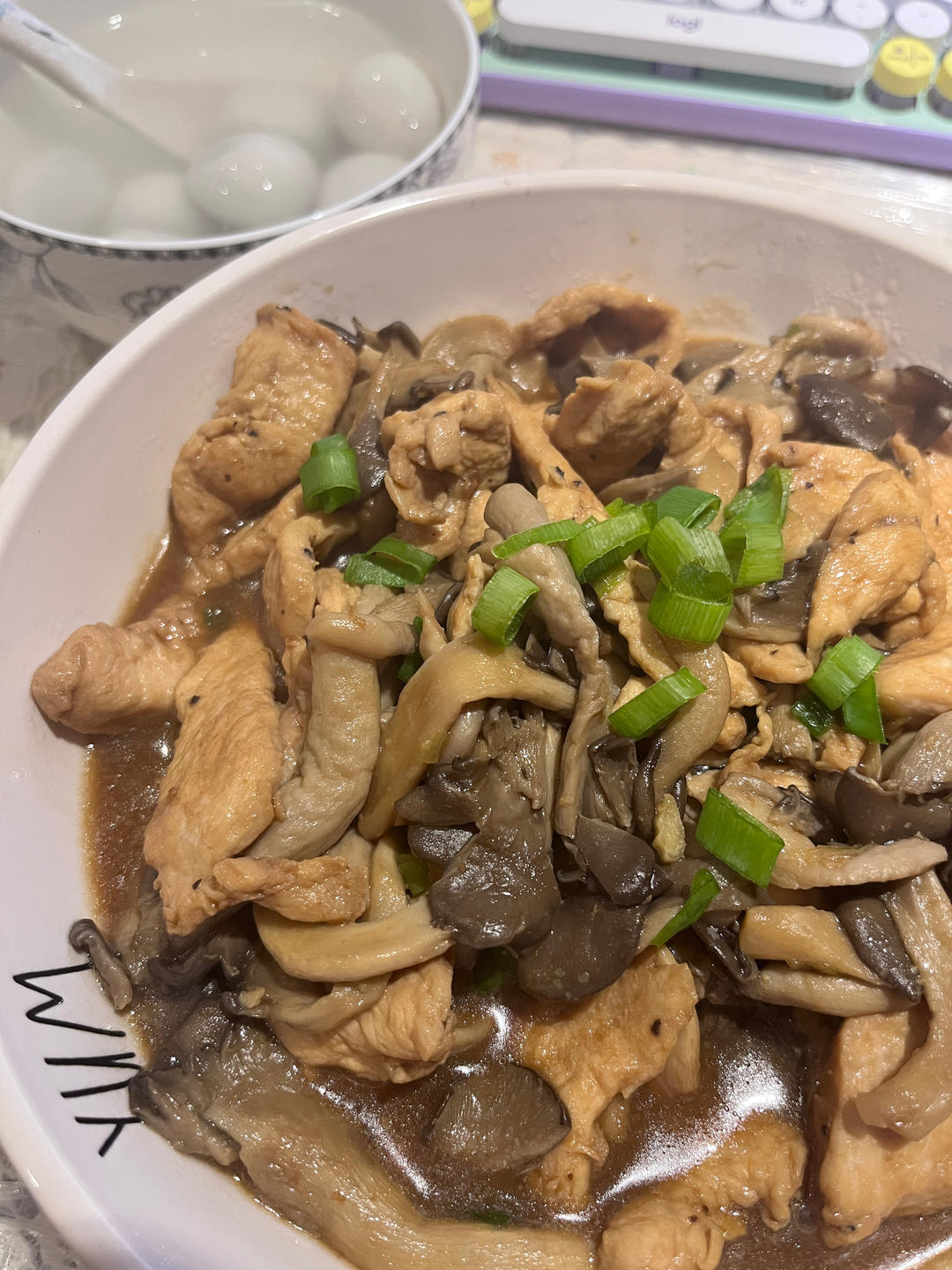 快手鸡胸炒蘑菇