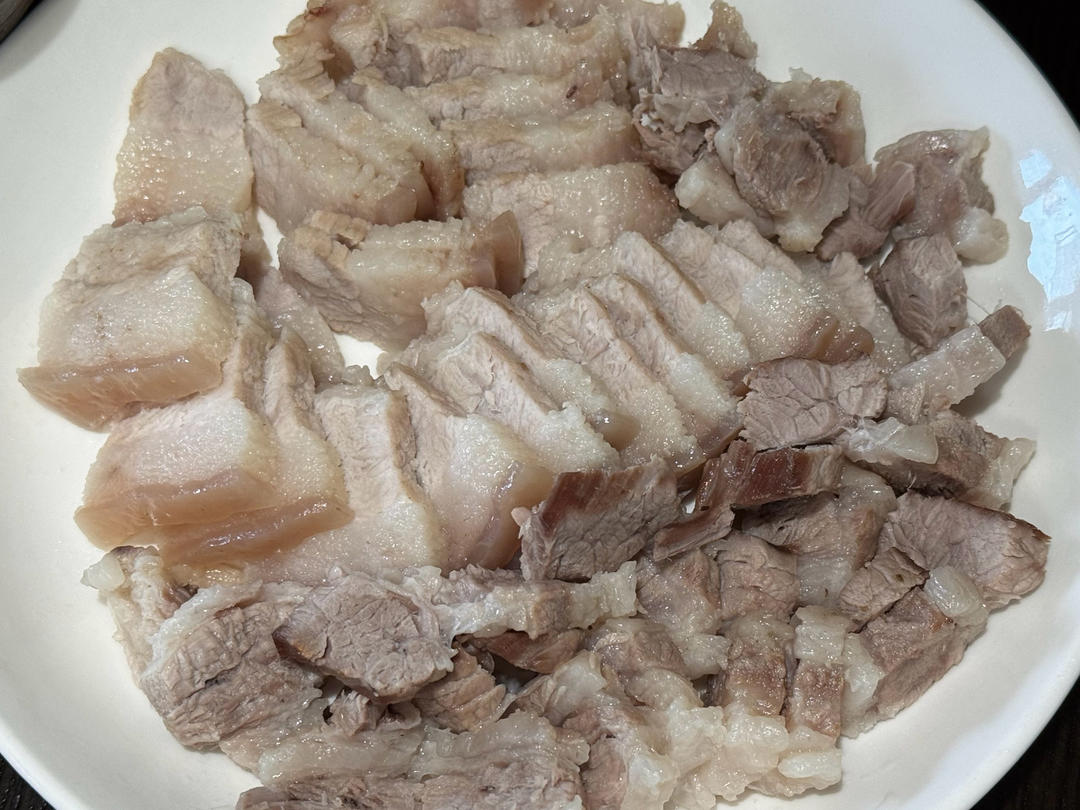 【肥而不腻】水煮白肉超级简单夏日必备菜