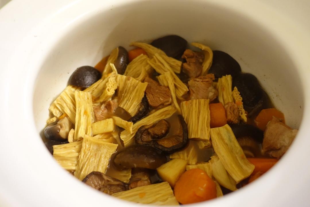 浓郁暖冬羊肉煲