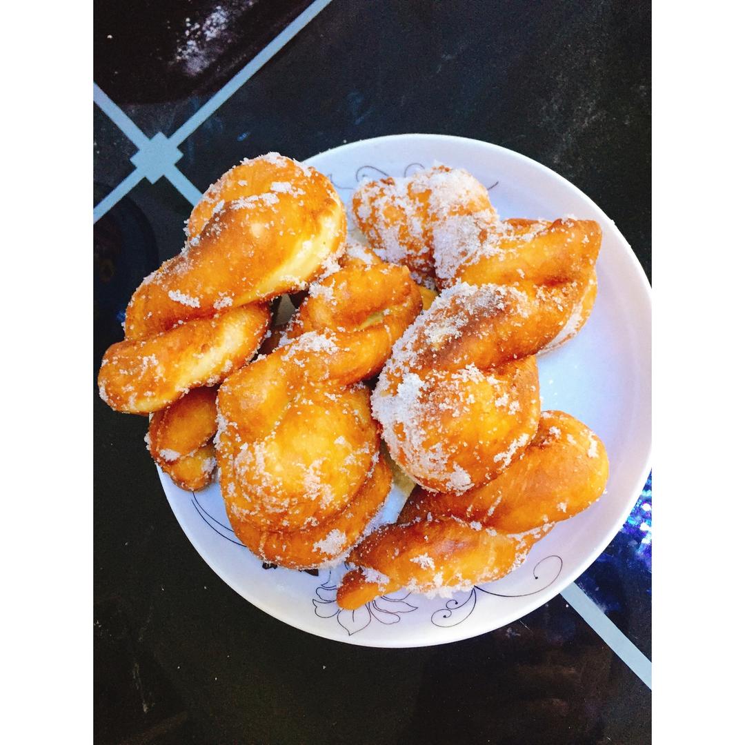 炸出一锅幸福---扭扭麻花唐纳滋