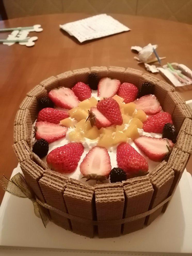 生日蛋糕教程【威化饼干围边】