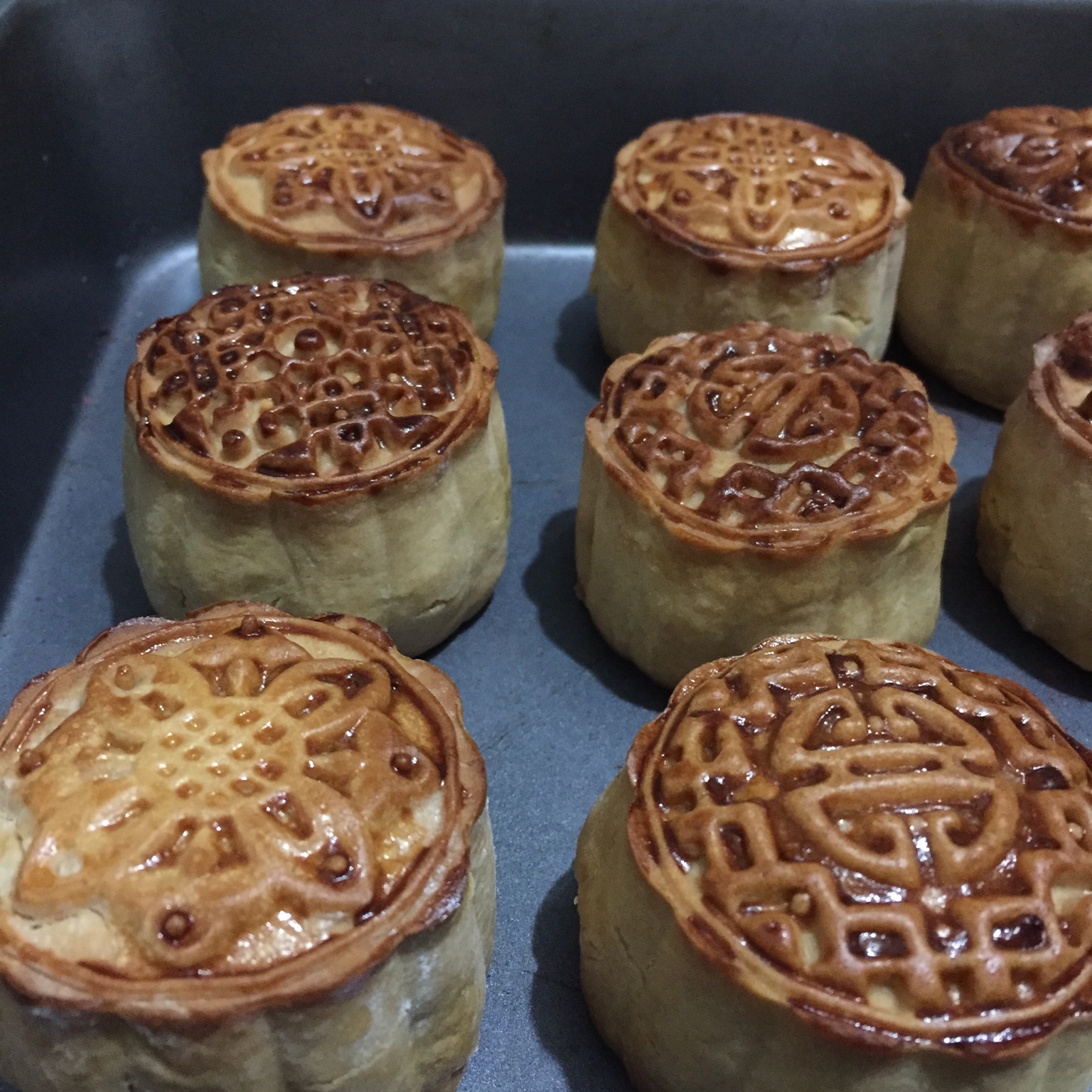 广式月饼—蛋黄莲蓉月饼
