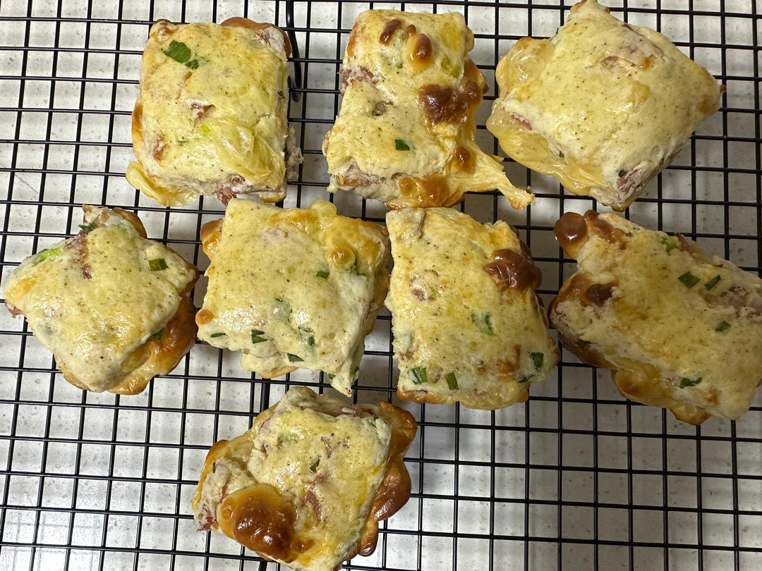 黑椒香葱培根芝士司康（咸香扑鼻）