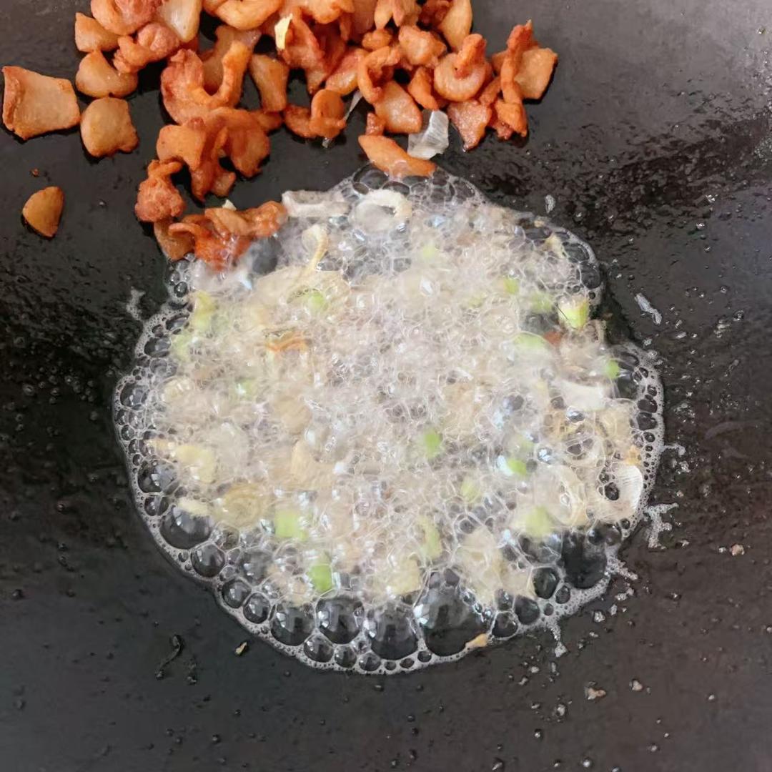 荷塘三宝小炒肉的做法 步骤5