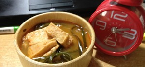 致那些不好吃但依然被我们吃了的青春的封面