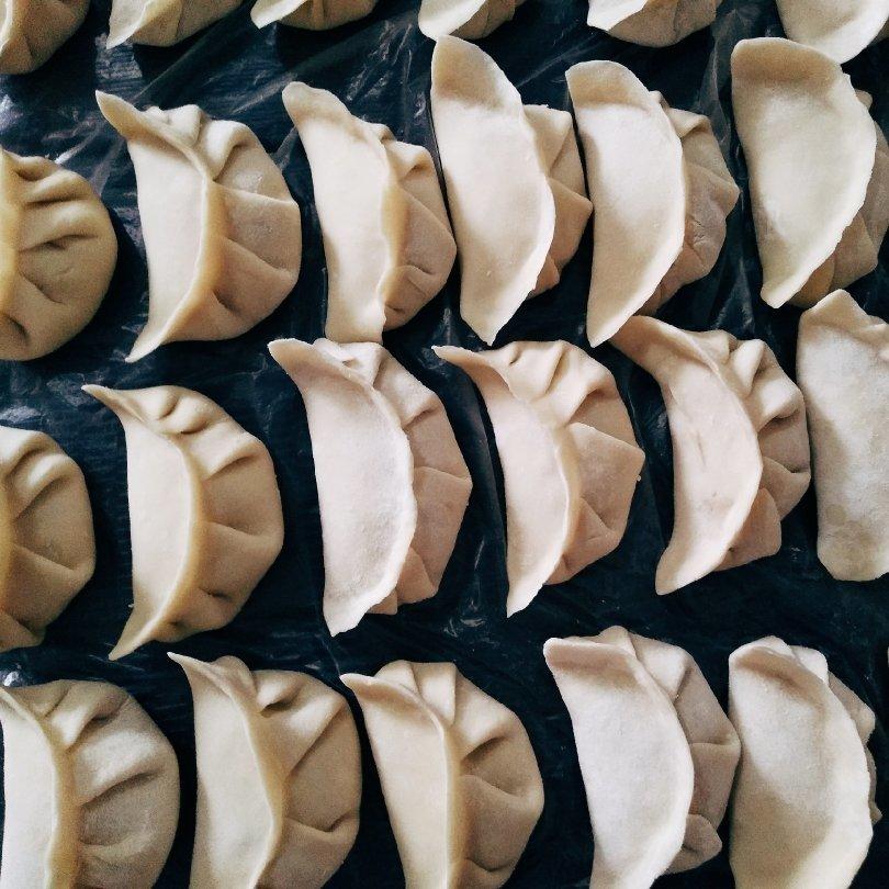 跟爷爷学包饺子