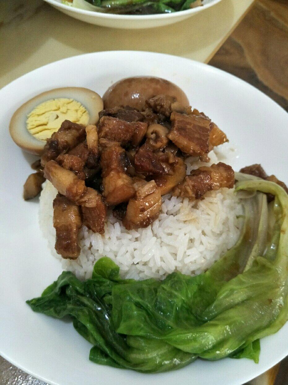 洋葱酥卤肉饭