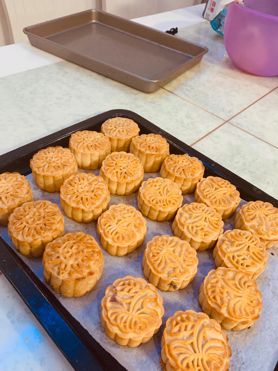 广式豆沙蛋黄月饼（步骤超详细，新手适用）