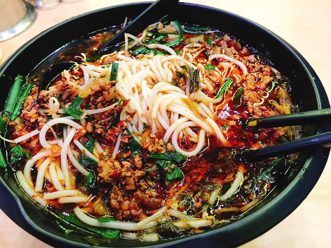 且行且食——Never miss the glorious food