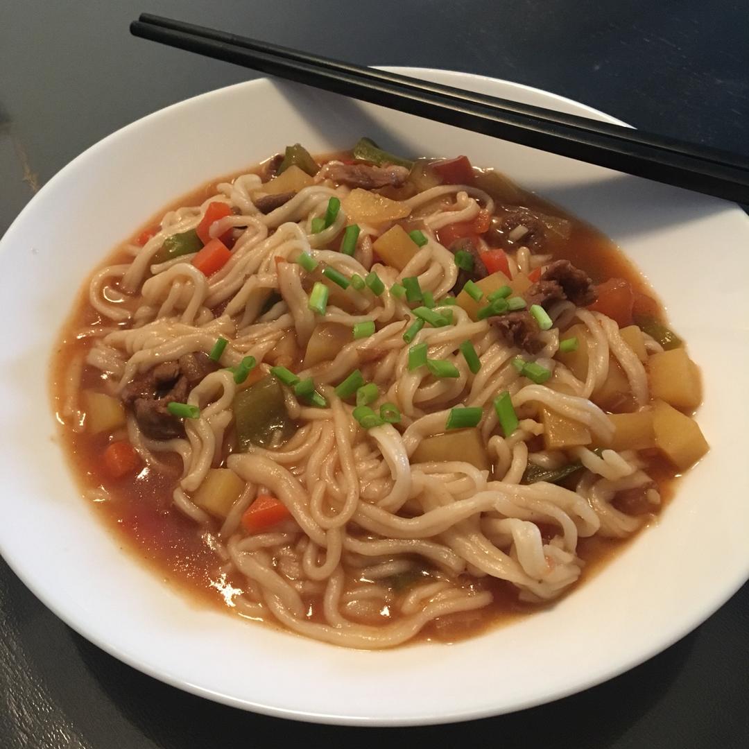 酸酸辣辣素臊子面