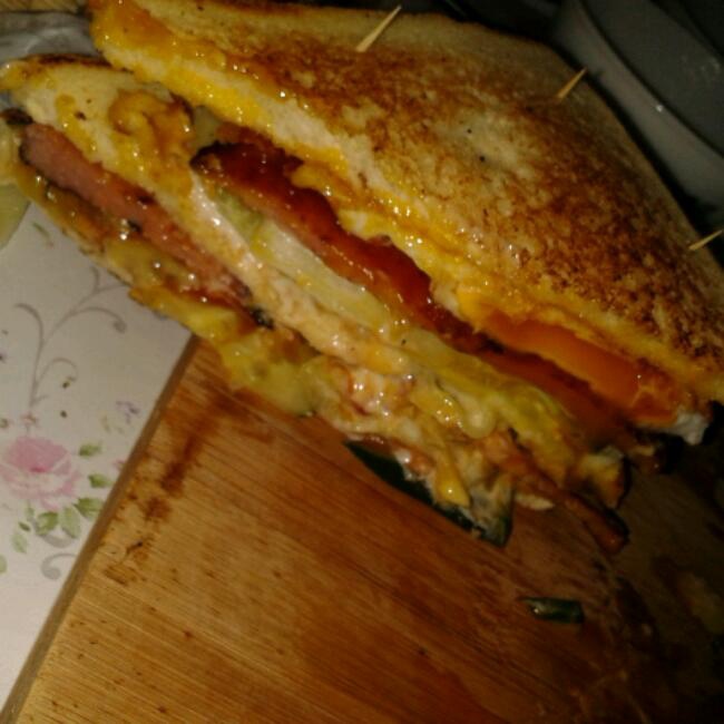 火腿芝士蛋三文治