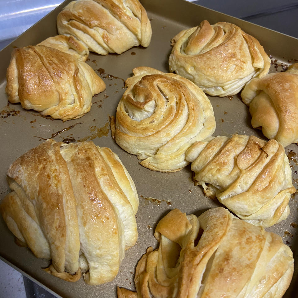 可颂？羊角包？牛角包？我只叫它Croissant！