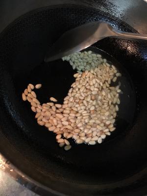家常菜之清炒松仁玉米的做法 步骤3
