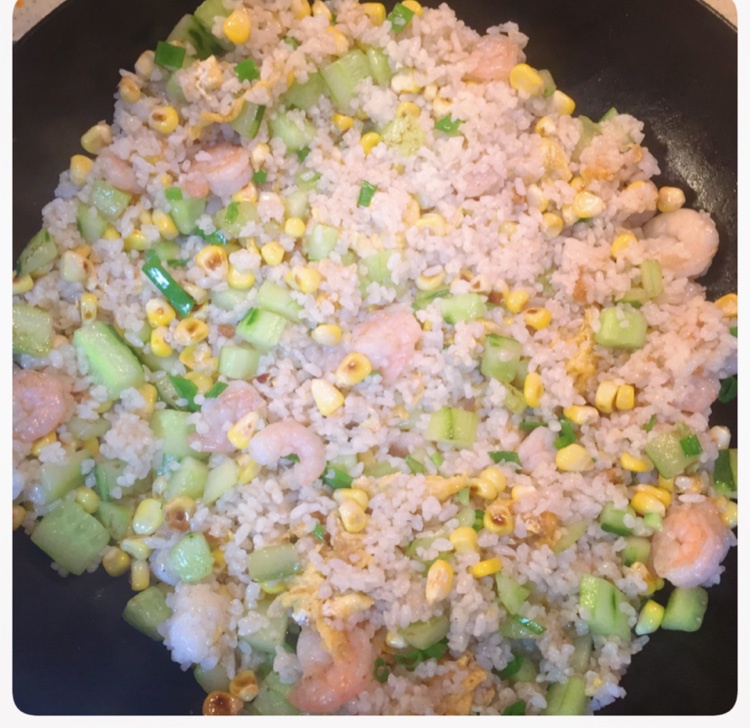 豌豆玉米虾仁炒饭