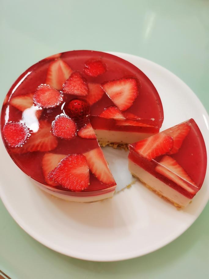 水晶草莓芝士慕斯
